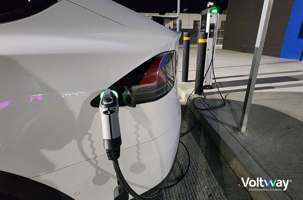 Cargadores rápidos para vehículos eléctricos en tiendas 24/7: Nunca más te quedes sin batería cargando